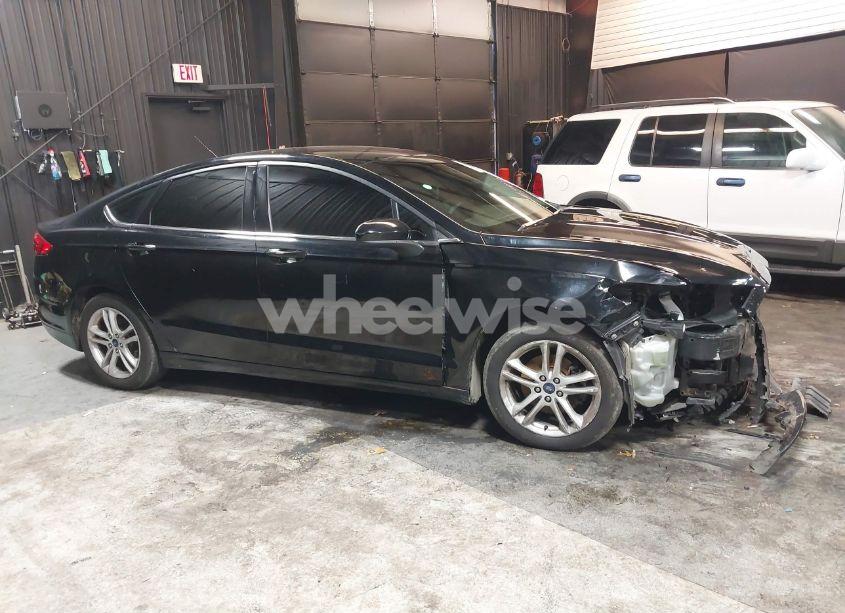 Photo 13 of 2018 Ford Fusion SE (VIN 3FA6P0HD2JR195393)