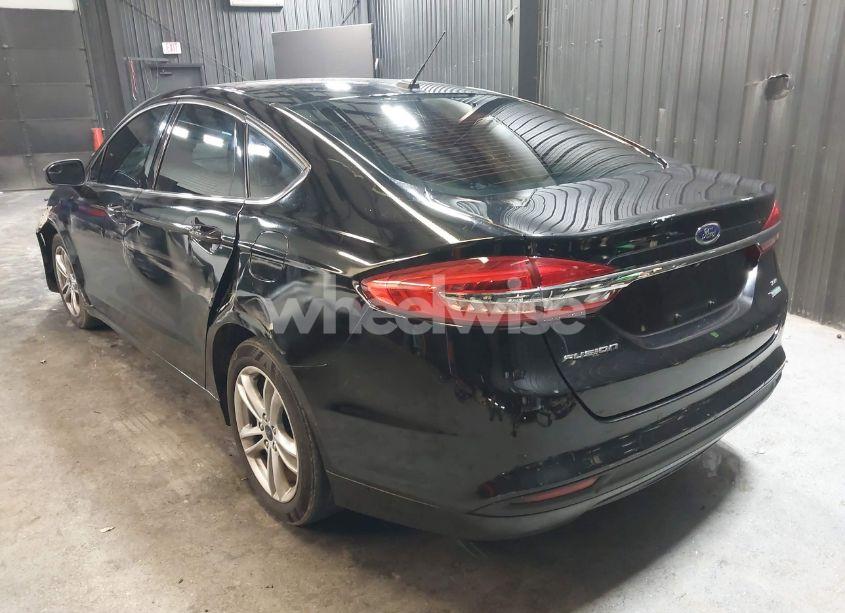 Photo 3 of 2018 Ford Fusion SE (VIN 3FA6P0HD2JR195393)