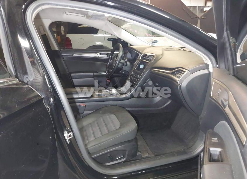 Photo 5 of 2018 Ford Fusion SE (VIN 3FA6P0HD2JR195393)