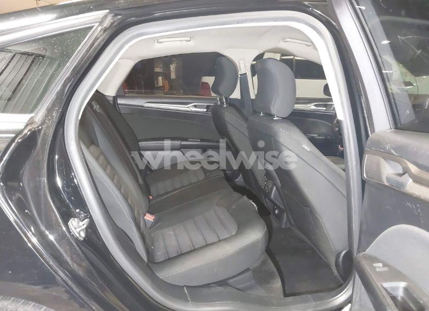 Photo 8 of 2018 Ford Fusion SE (VIN 3FA6P0HD2JR195393)