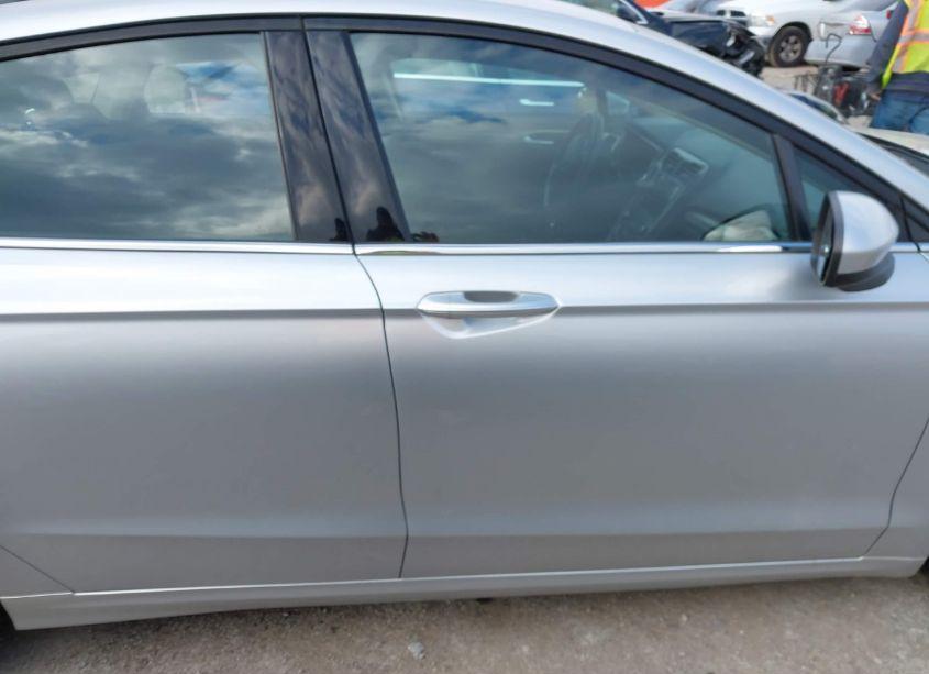 Photo 13 of 2018 Ford Fusion SE (VIN 3FA6P0HD2JR202097)