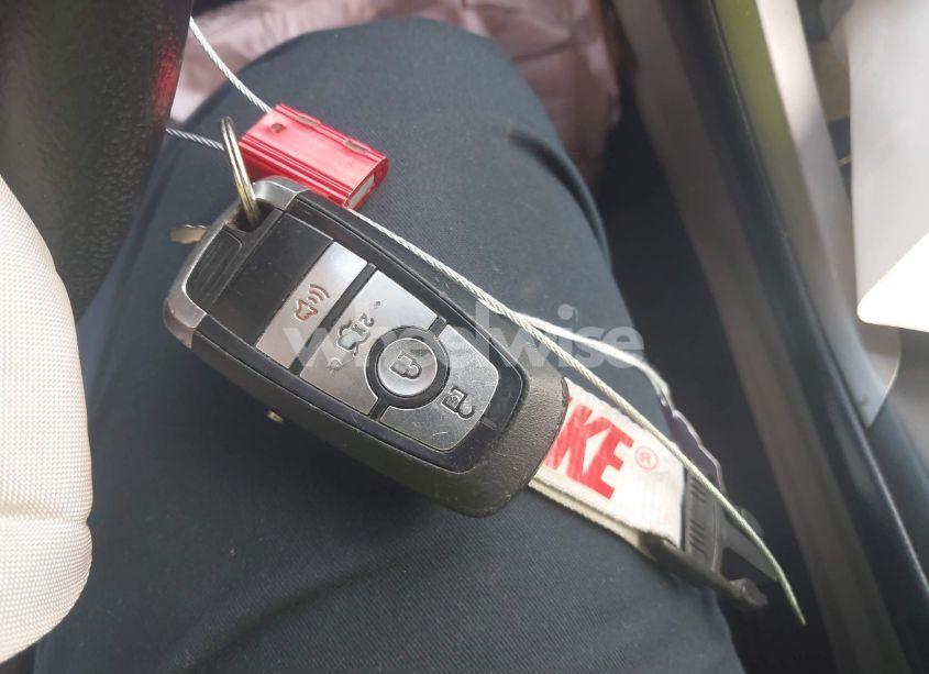 Photo 11 of 2018 Ford Fusion SE (VIN 3FA6P0HD2JR207865)