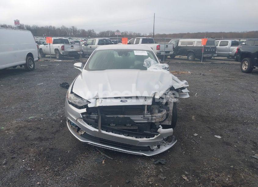 Photo 12 of 2018 Ford Fusion SE (VIN 3FA6P0HD2JR207865)