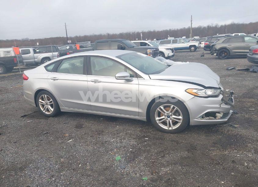 Photo 13 of 2018 Ford Fusion SE (VIN 3FA6P0HD2JR207865)