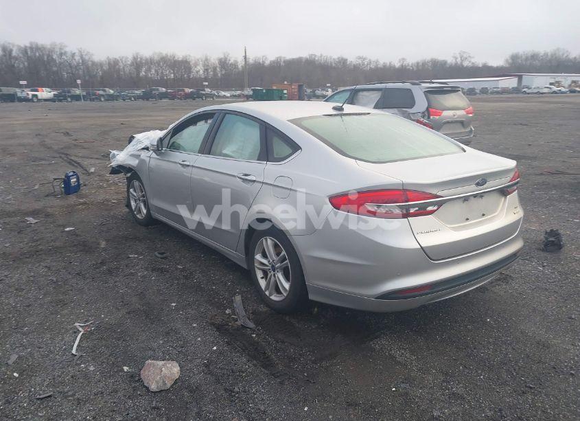 Photo 3 of 2018 Ford Fusion SE (VIN 3FA6P0HD2JR207865)