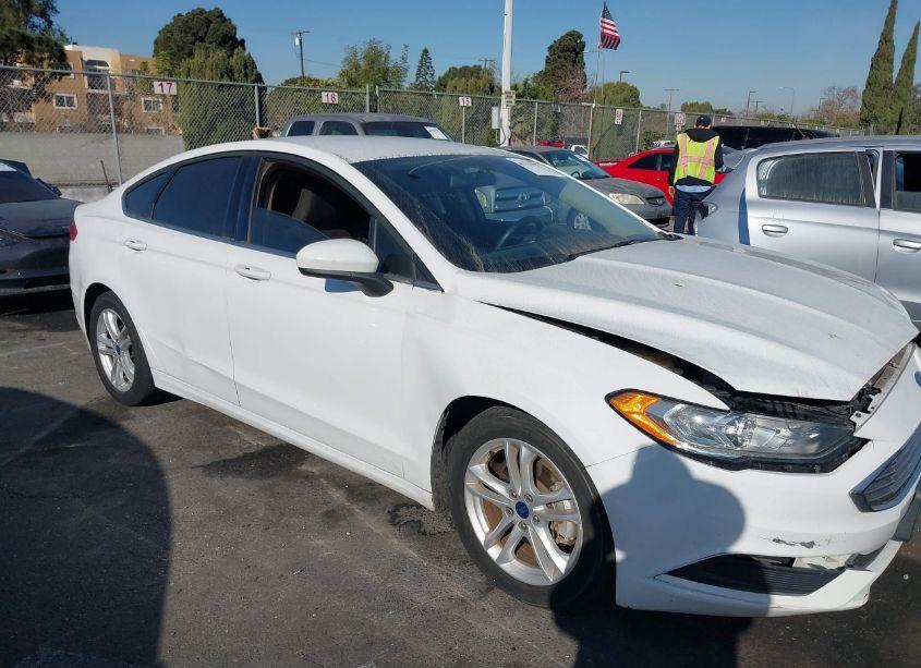 Photo 13 of 2018 Ford Fusion SE (VIN 3FA6P0HD2JR233091)