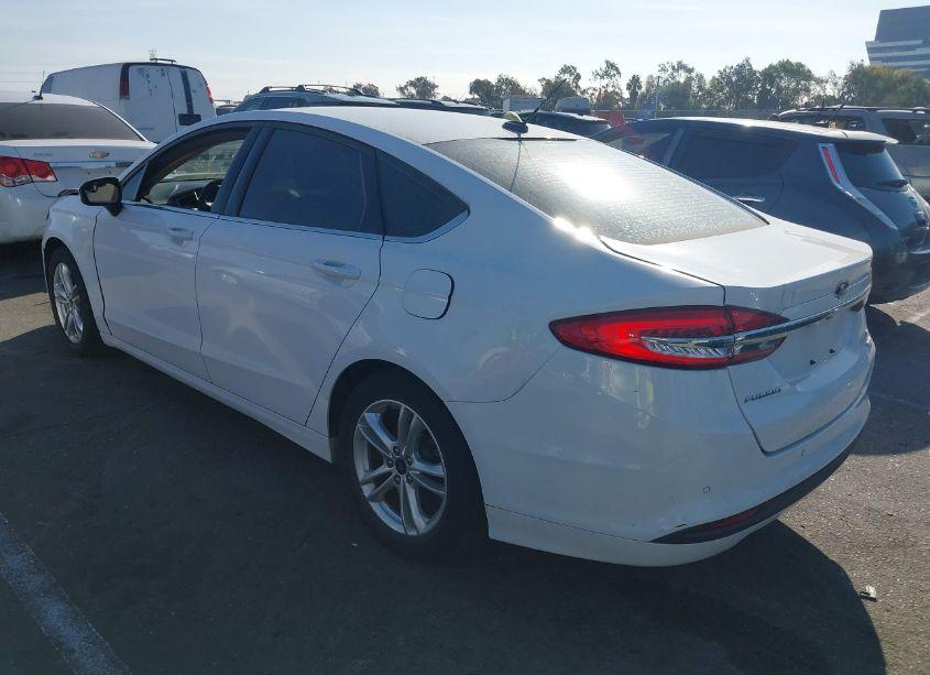 Photo 3 of 2018 Ford Fusion SE (VIN 3FA6P0HD2JR233091)