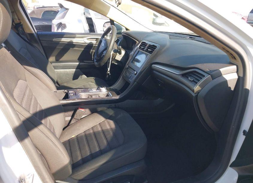 Photo 5 of 2018 Ford Fusion SE (VIN 3FA6P0HD2JR233091)