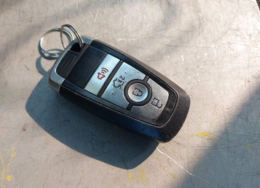 Photo 11 of 2018 Ford Fusion SE (VIN 3FA6P0HD2JR266205)