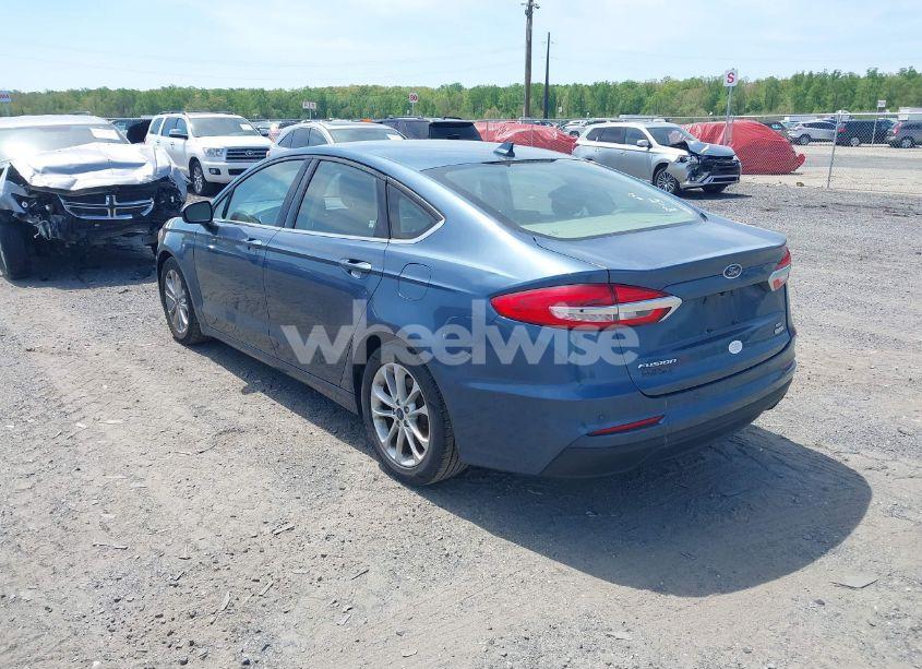 Photo 3 of 2019 Ford Fusion SE (VIN 3FA6P0HD2KR126379)