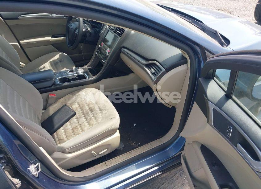 Photo 5 of 2019 Ford Fusion SE (VIN 3FA6P0HD2KR126379)