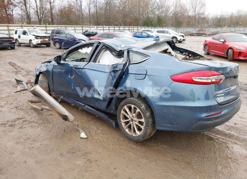 Photo 3 of 2019 Ford Fusion SE (VIN 3FA6P0HD2KR159365)