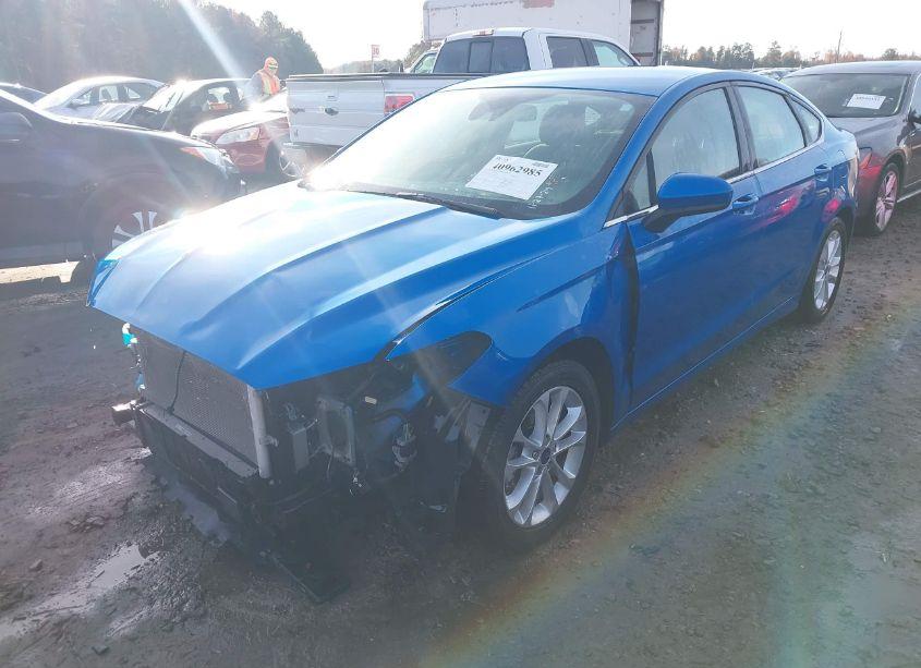 Photo 2 of 2019 Ford Fusion SE (VIN 3FA6P0HD2KR160550)