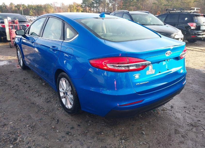 Photo 3 of 2019 Ford Fusion SE (VIN 3FA6P0HD2KR160550)