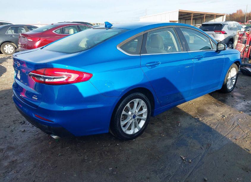 Photo 4 of 2019 Ford Fusion SE (VIN 3FA6P0HD2KR160550)
