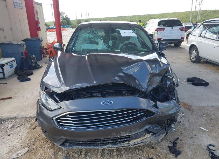 Photo 12 of 2019 Ford Fusion SE (VIN 3FA6P0HD2KR162167)