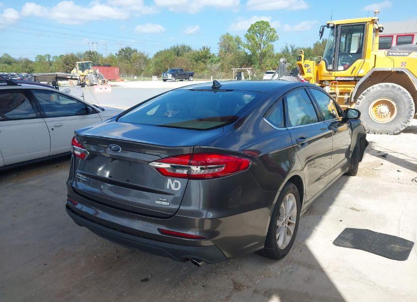 Photo 4 of 2019 Ford Fusion SE (VIN 3FA6P0HD2KR162167)