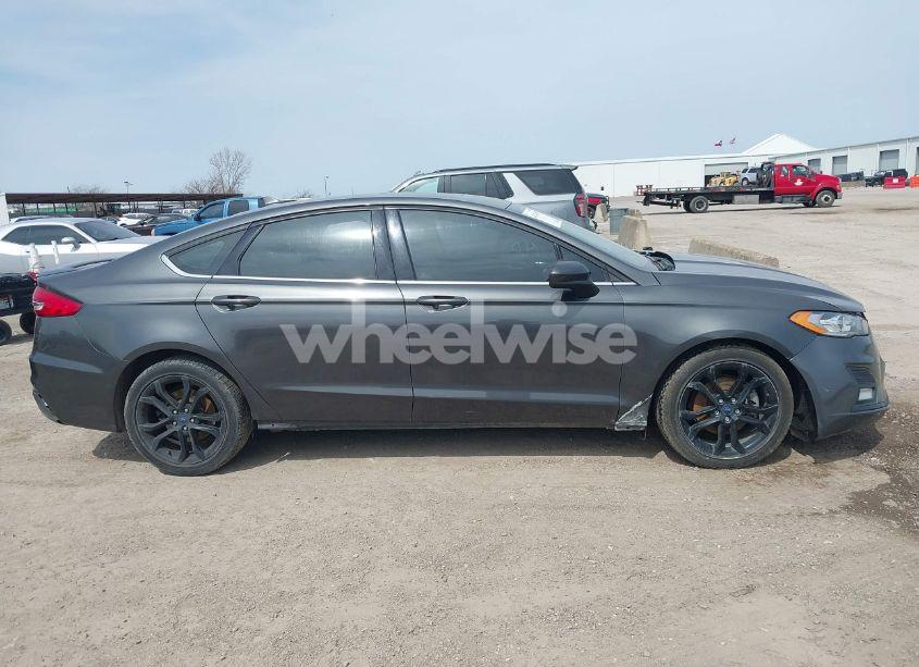 Photo 13 of 2019 Ford Fusion SE (VIN 3FA6P0HD2KR172665)