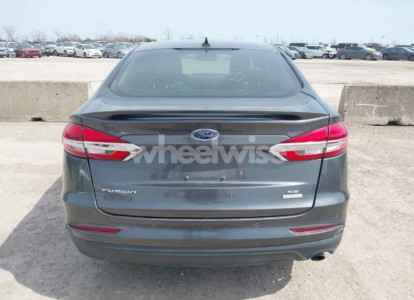 Photo 16 of 2019 Ford Fusion SE (VIN 3FA6P0HD2KR172665)