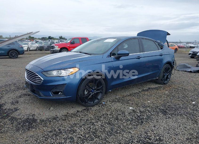 Photo 2 of 2019 Ford Fusion SE (VIN 3FA6P0HD2KR179230)