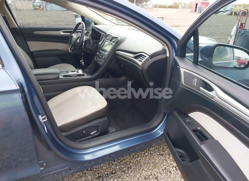 Photo 5 of 2019 Ford Fusion SE (VIN 3FA6P0HD2KR179230)