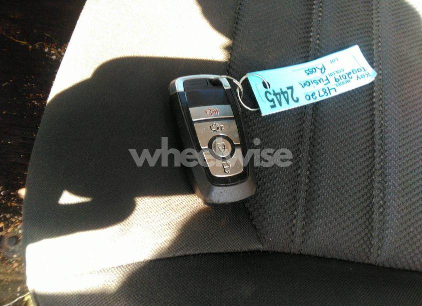 Photo 11 of 2019 Ford Fusion SE (VIN 3FA6P0HD2KR186307)