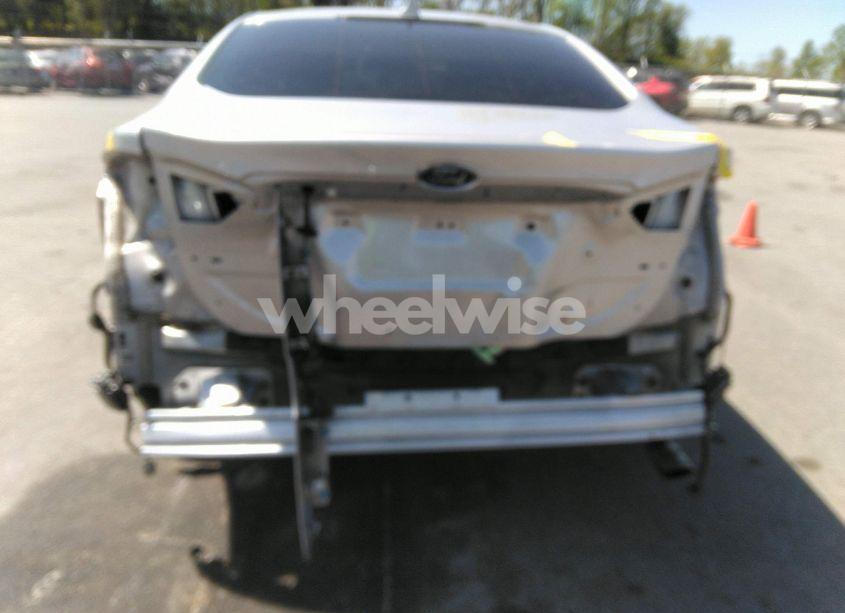 Photo 6 of 2019 Ford Fusion SE (VIN 3FA6P0HD2KR186307)