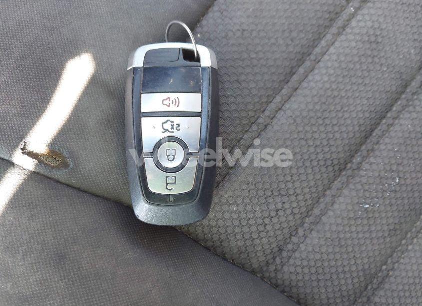 Photo 11 of 2020 Ford Fusion SE (VIN 3FA6P0HD2LR103489)