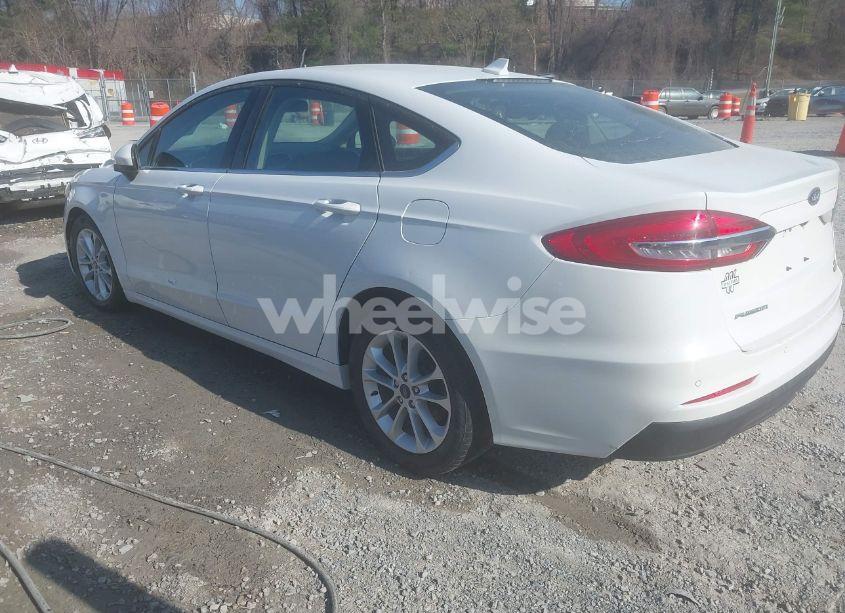 Photo 3 of 2020 Ford Fusion SE (VIN 3FA6P0HD2LR103489)