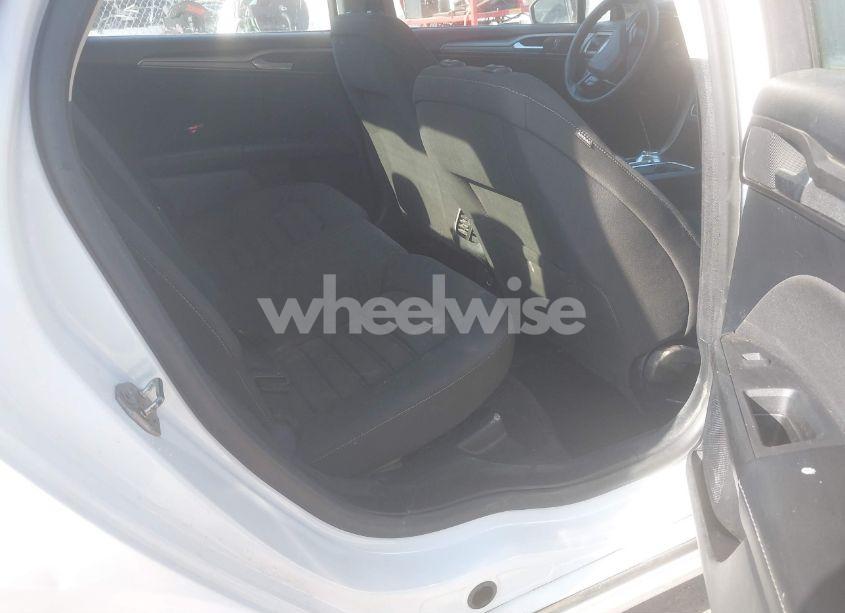 Photo 8 of 2020 Ford Fusion SE (VIN 3FA6P0HD2LR103489)