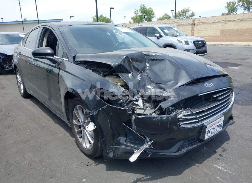 2020 Ford Fusion SE (VIN 3FA6P0HD2LR120129) main photo