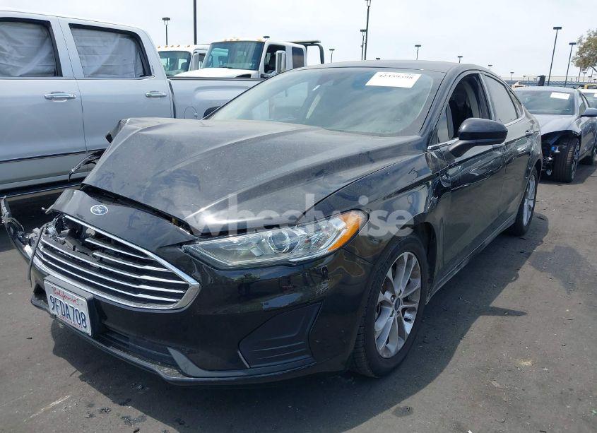 Photo 2 of 2020 Ford Fusion SE (VIN 3FA6P0HD2LR120129)