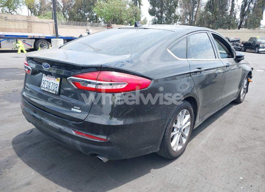 Photo 4 of 2020 Ford Fusion SE (VIN 3FA6P0HD2LR120129)