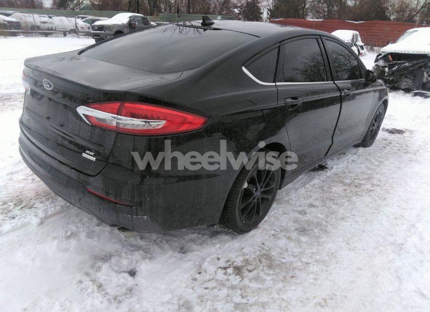 Photo 4 of 2020 Ford Fusion SE (VIN 3FA6P0HD2LR124486)