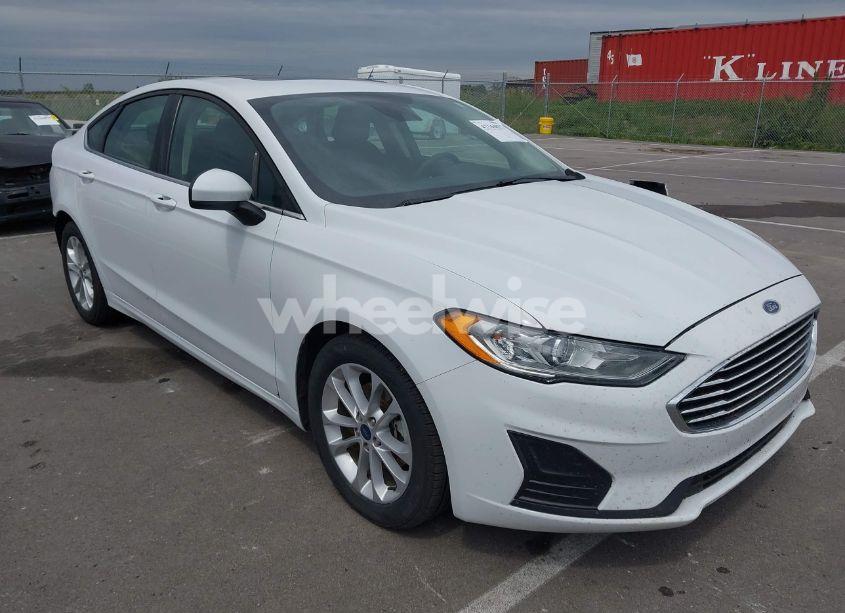 2020 Ford Fusion SE (VIN 3FA6P0HD2LR136072) main photo