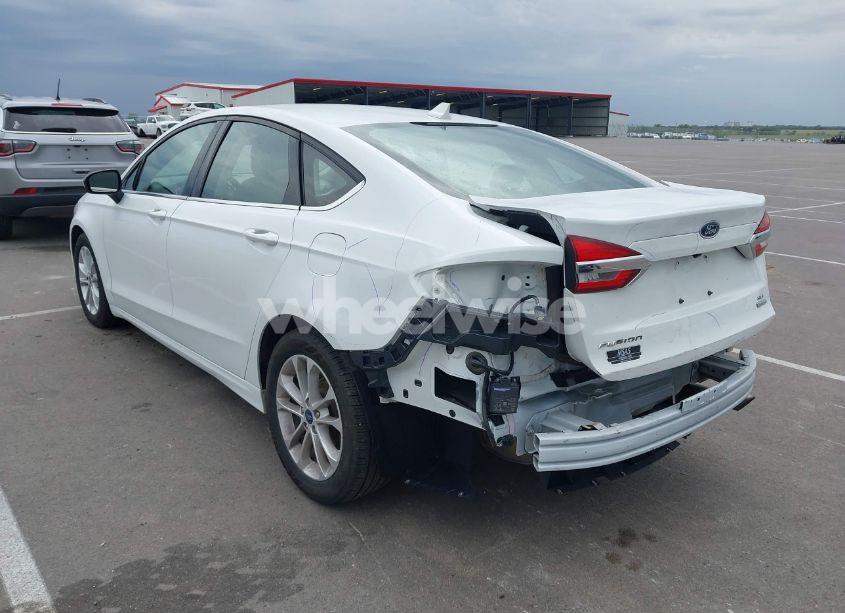 Photo 3 of 2020 Ford Fusion SE (VIN 3FA6P0HD2LR136072)