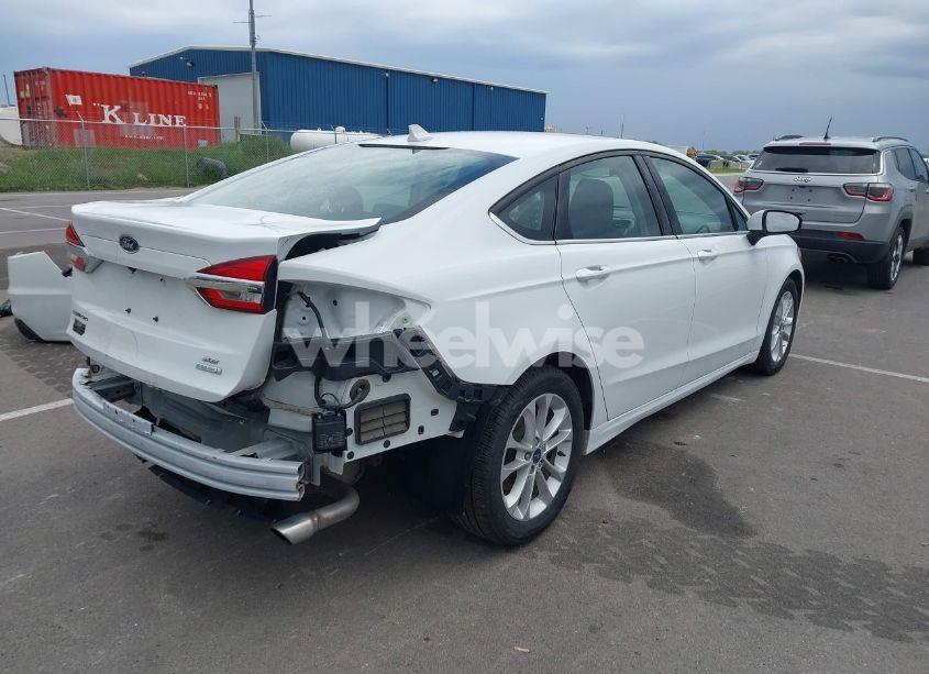 Photo 4 of 2020 Ford Fusion SE (VIN 3FA6P0HD2LR136072)
