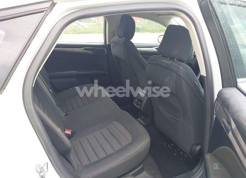 Photo 8 of 2020 Ford Fusion SE (VIN 3FA6P0HD2LR136072)