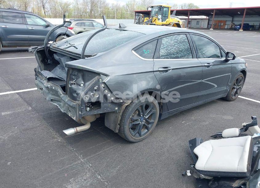 Photo 4 of 2020 Ford Fusion SE (VIN 3FA6P0HD2LR161148)