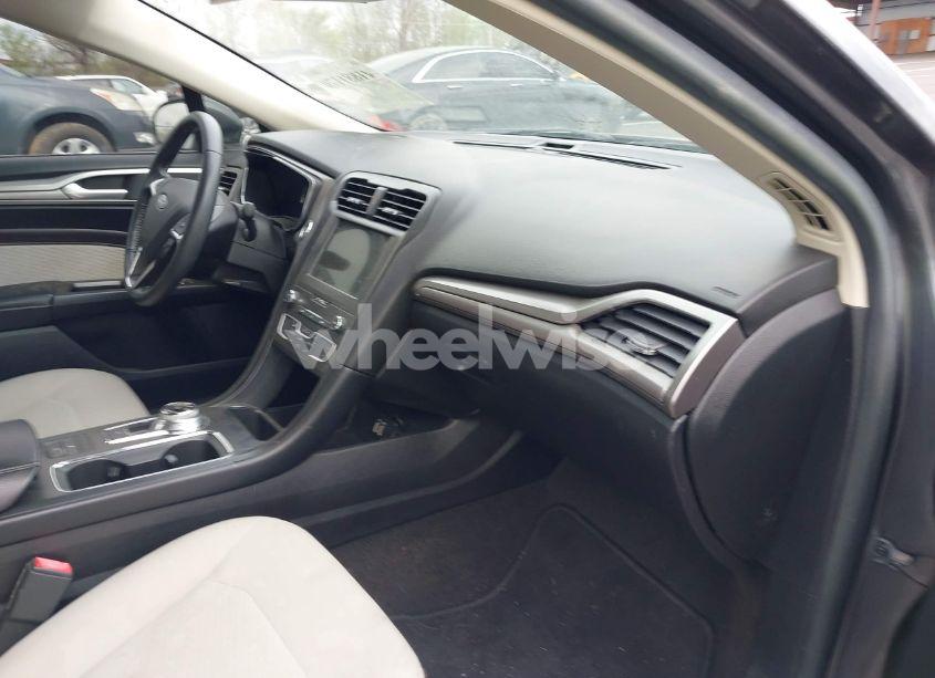 Photo 5 of 2020 Ford Fusion SE (VIN 3FA6P0HD2LR161148)