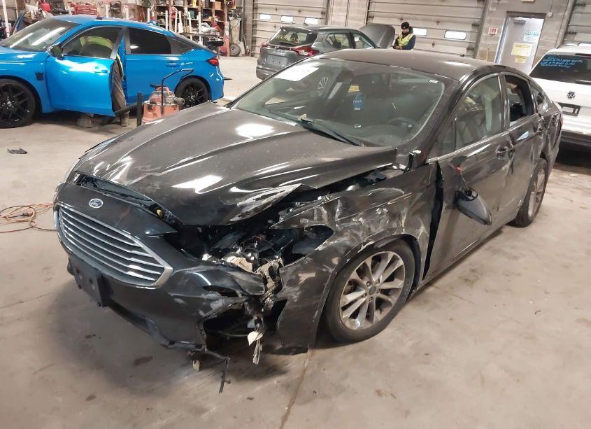 Photo 2 of 2020 Ford Fusion SE (VIN 3FA6P0HD2LR162073)