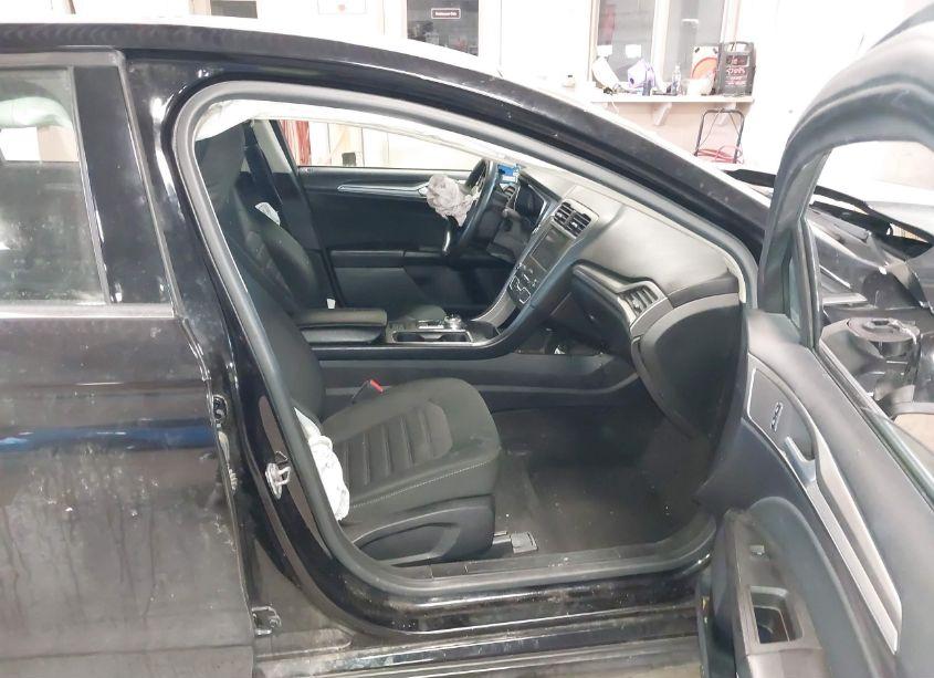 Photo 5 of 2020 Ford Fusion SE (VIN 3FA6P0HD2LR162073)