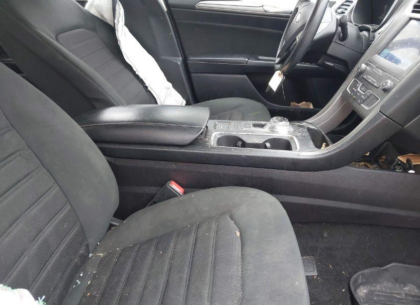 Photo 5 of 2020 Ford Fusion SE (VIN 3FA6P0HD2LR167130)