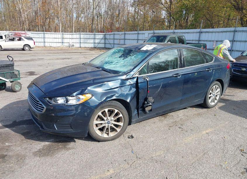 Photo 2 of 2020 Ford Fusion SE (VIN 3FA6P0HD2LR187149)