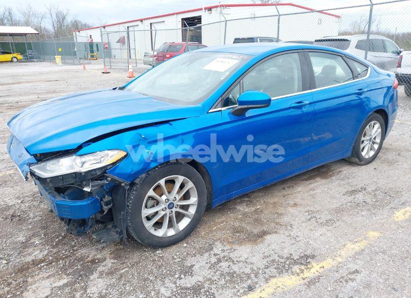 Photo 2 of 2020 Ford Fusion SE (VIN 3FA6P0HD2LR198149)