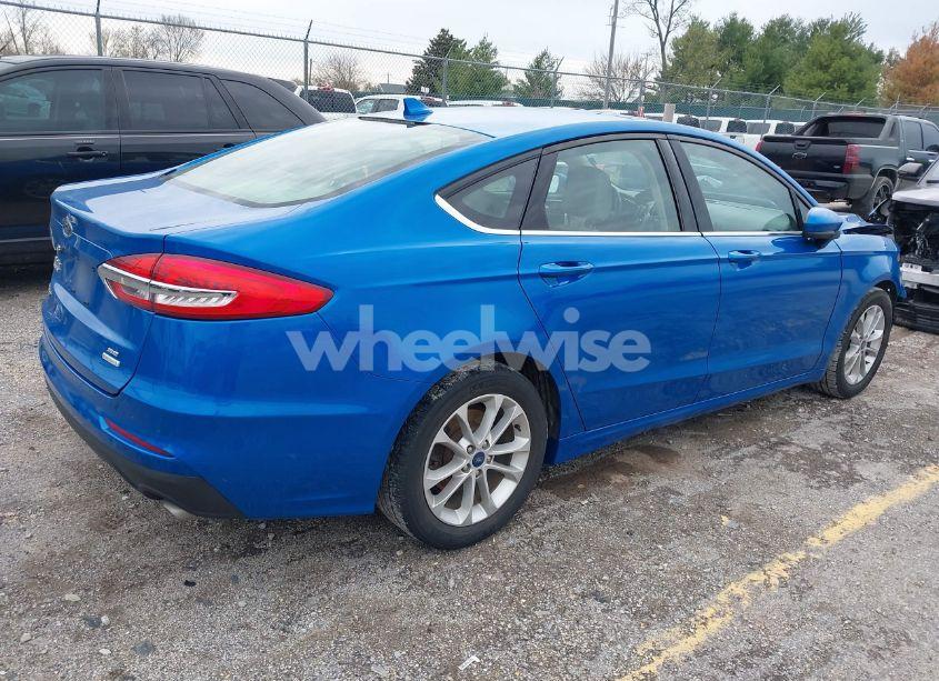 Photo 4 of 2020 Ford Fusion SE (VIN 3FA6P0HD2LR198149)