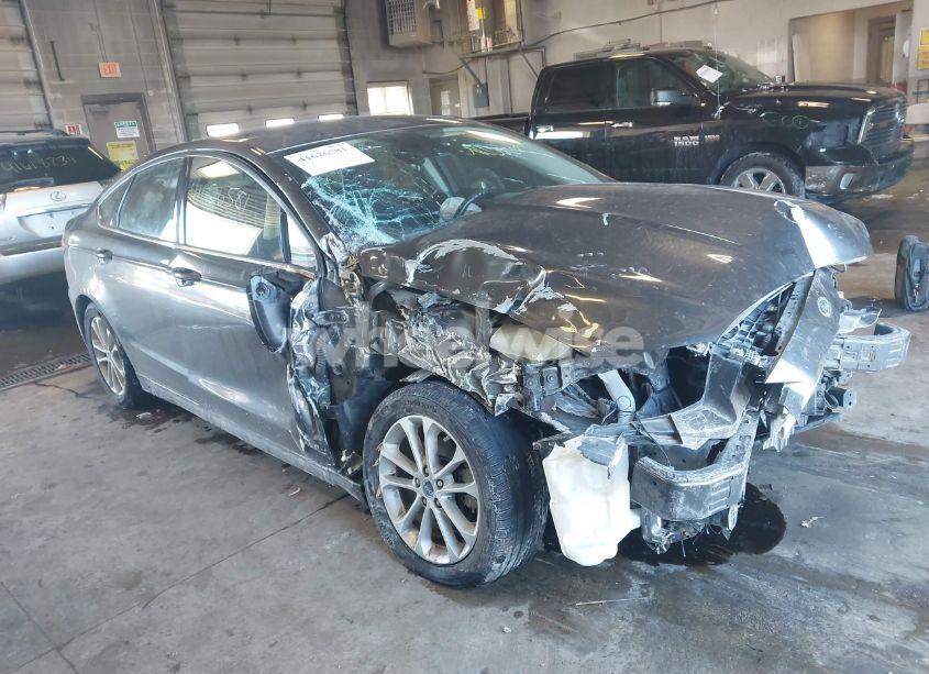2020 Ford Fusion SE (VIN 3FA6P0HD2LR220215) main photo