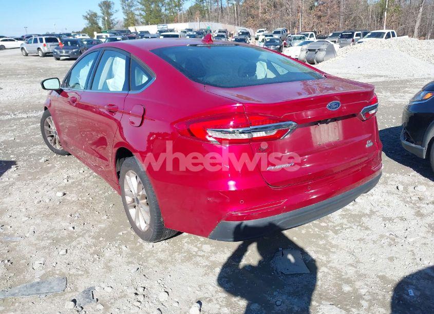 Photo 3 of 2020 Ford Fusion SE (VIN 3FA6P0HD2LR221638)
