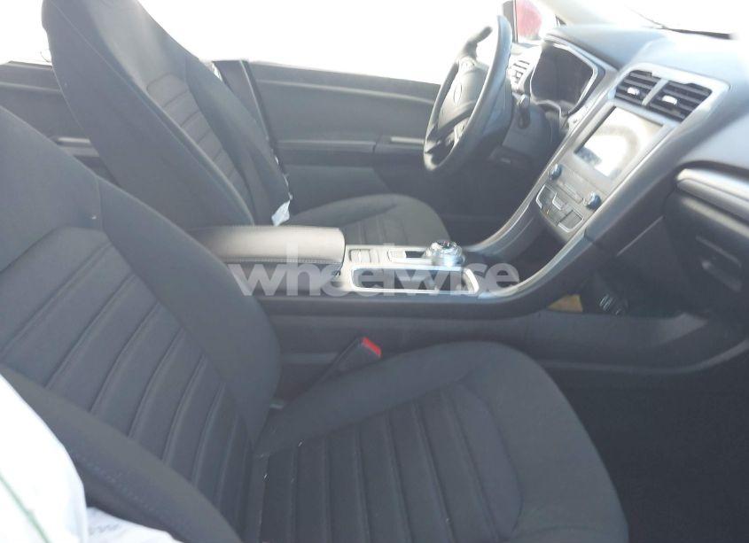 Photo 5 of 2020 Ford Fusion SE (VIN 3FA6P0HD2LR221638)