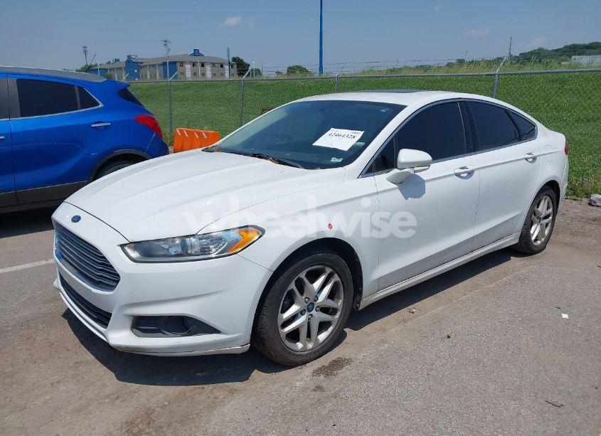 Photo 2 of 2014 Ford Fusion SE (VIN 3FA6P0HD3ER112639)